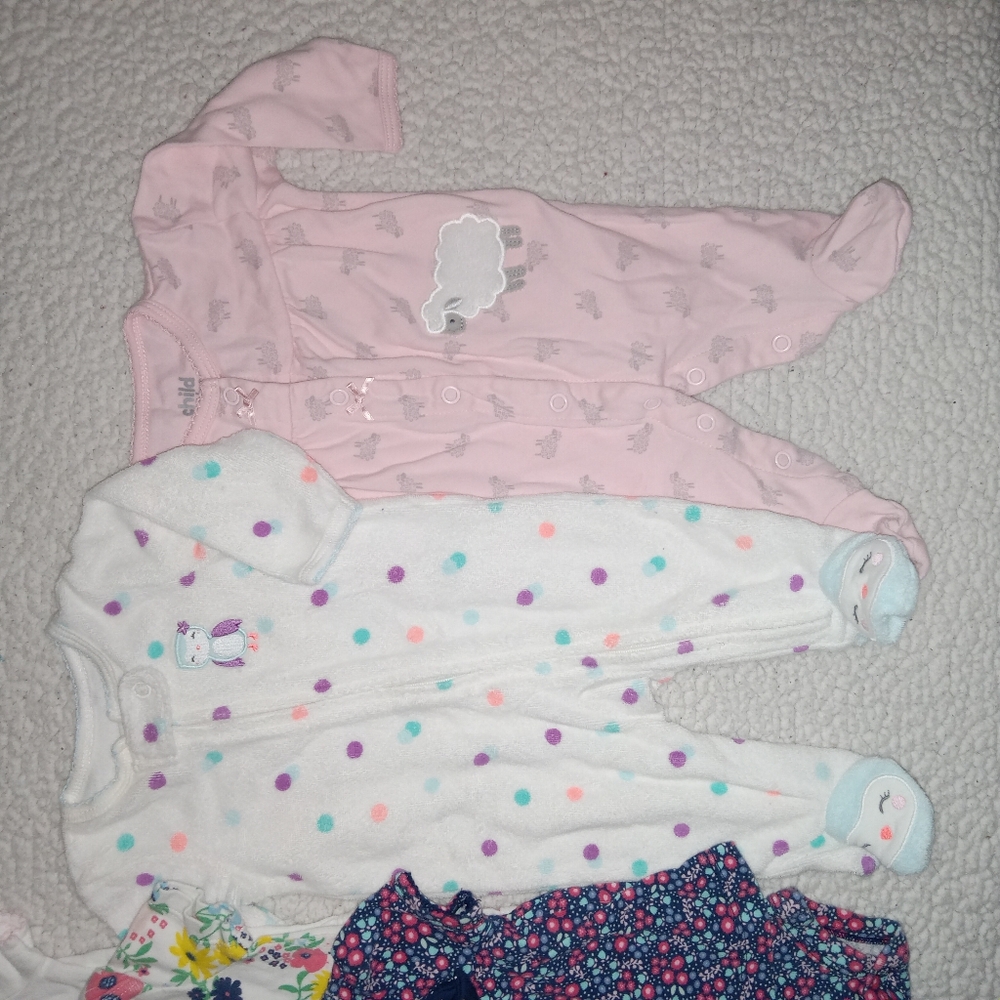 Carter's 5pc Babygirl Bundle sz NB - Picture 6 of 6